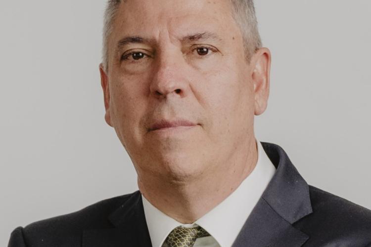 Mr. José Vicente de los Mozos